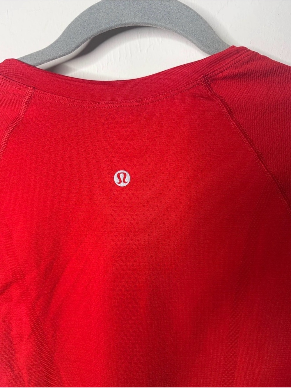 Lululemon Swiftly Tech Short Sleeve 2.0 - Picture 3 of 4